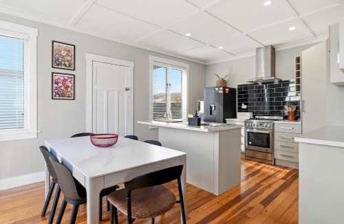 Rotorua House | Maison Millie - Central Pet-Friendly Sleeps 4