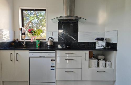 Lower Hutt House | A Cozy & Quiet Home in the Hutt