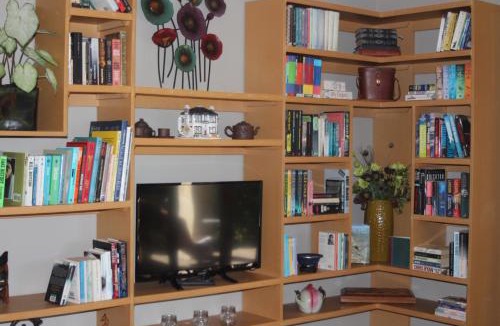 Taradale House | The Library