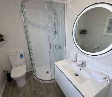 Kawaha Point Apartment | Cosy 2 Bdrm Retreat with Beautiful Gondola Views