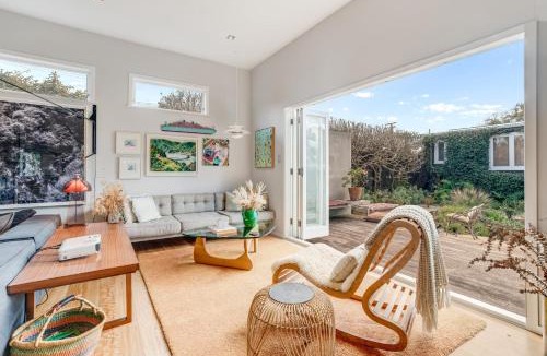 Auckland Villa | The Desert Muse by Homello