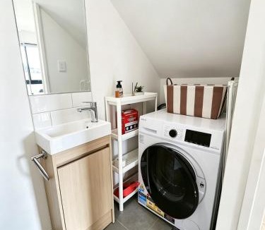 Mangere Villa | D Akl Airport Brand new 3 bedrooms Sleeps 6