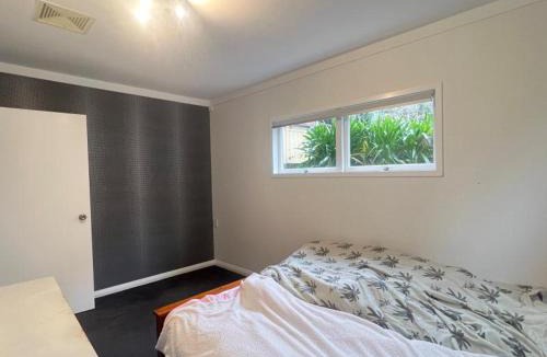 Greenhithe House | Simple & Budget-Friendly Room