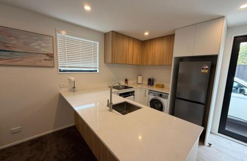 Addington Apartment | Stylish Standalone, 2 Bed, 2 Bath and parking