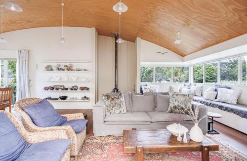 Tangoio House | Pīwakawaka - Coastal Retreat - Waipatiki Beach