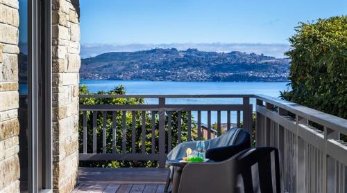 Hilltop House | Views on Beachman