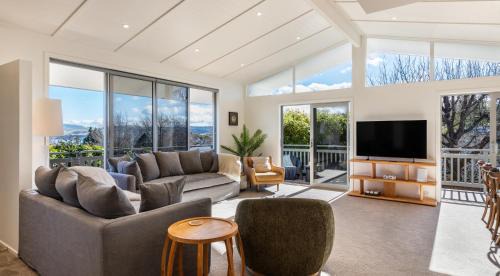 Hilltop House | Views on Beachman