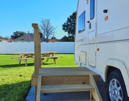 Tauranga House | Sunshine Caravan - Private & Self-Contained, 250m from Hospital