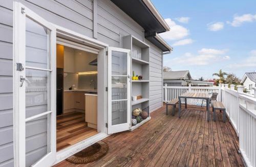 Otahuhu House | Poolside Pause - Auckland Holiday Home