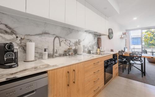 Freemans Bay Apartment | BoHo Freemans Bay Stay