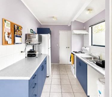 Papakura House | Cozy 2BR Standalone Home with 3 Beds & Sunny Deck