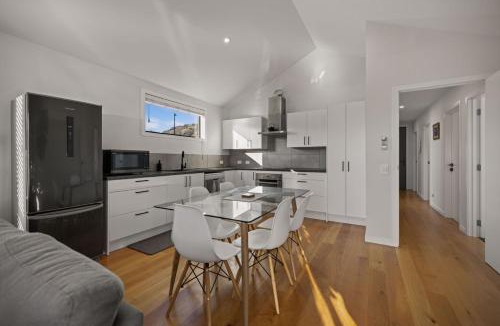 Lake Hayes House | Abode on Lauder street