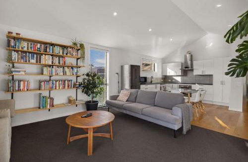 Lake Hayes House | Abode on Lauder street