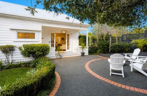 Oneroa House | Island Villa- Stay Waiheke
