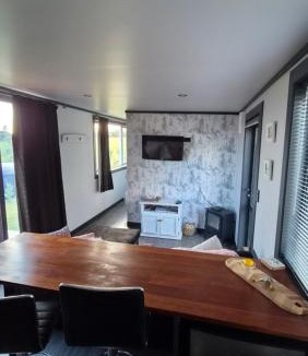 Martinborough House | Frogs Hollow