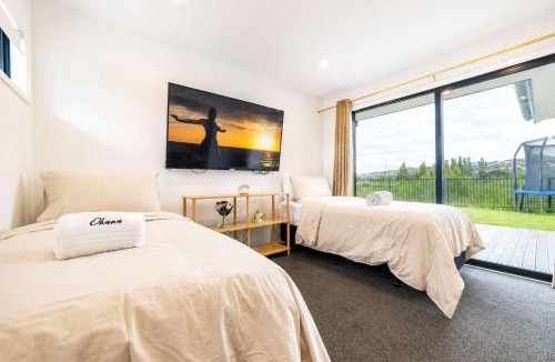 Hoon Hay House | Family Retreat with Spa Games and Sunshine