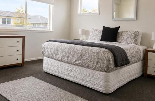 Mount Maunganui Bed & Breakfast | Bach By The Beach