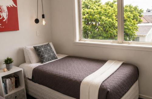 Mount Maunganui Bed & Breakfast | Bach By The Beach