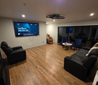 Kamo House | Totara Parklands Guesthouse