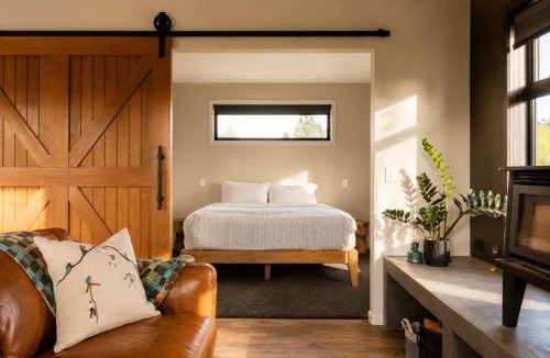 Twizel House | Red Hut - touch of luxury - Twizel