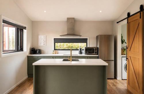Twizel House | Red Hut - touch of luxury - Twizel
