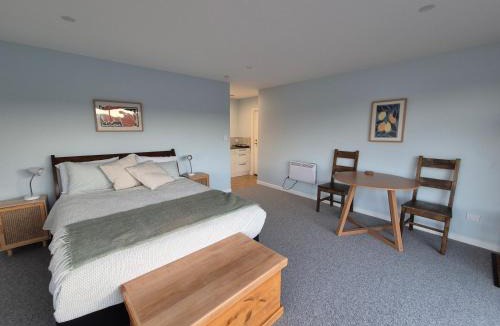 Curio Bay Apartment | Unit at Curio