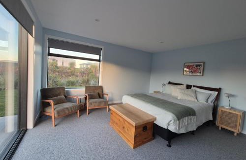 Curio Bay Apartment | Unit at Curio