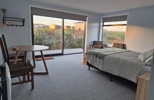 Curio Bay Apartment | Unit at Curio