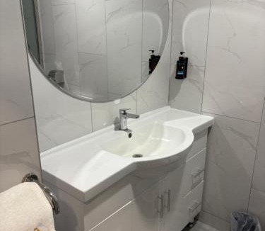 Kawaha Point Hotel | Quality Hotel Rooms with 1, 2, 3 or 4 Double Beds