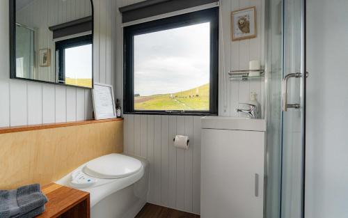 Timaru District House | Field and Fleece Farm Stay by Tiny Away