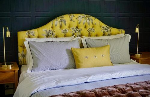 Lincoln House | Willowtree Cottage Gated Country Luxury Near Lincoln Uni & Wedding Venues
