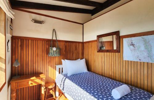 Hahei House | Classic Kiwi Oceanview Bach