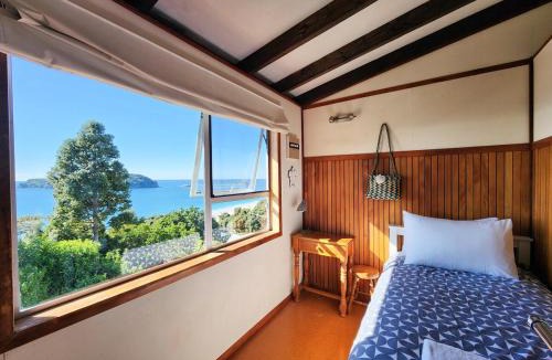 Hahei House | Classic Kiwi Oceanview Bach