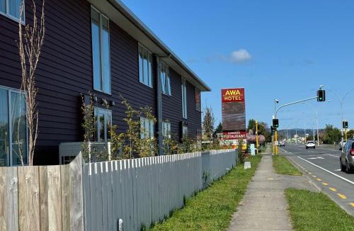 Kawaha Point Hotel | Hotel Rooms for 1, 2, 3, 4, 6 or 7 persons