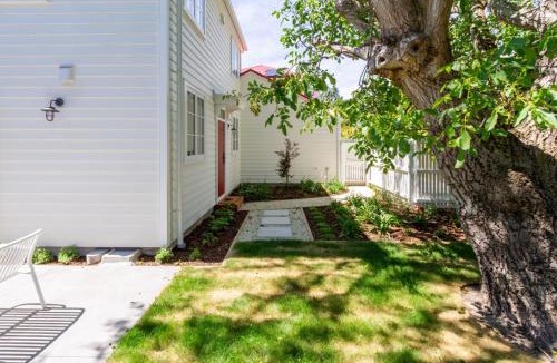 Sydenham Apartment | Sydenham 2BR New Build, Games Room