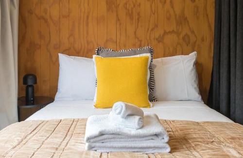 Addington Apartment | Sunny Escape Steps from Hagley Park & Hospital