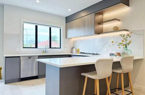 Greenlane Apartment | Bright & Modern Townhouse in Central Auckland