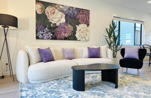 Greenlane Apartment | Modern Group-Friendly Townhouse in Auckland