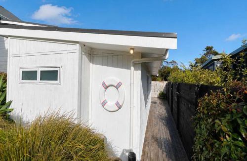 Blackpool House | Sailor's Cottage - Stay Waiheke
