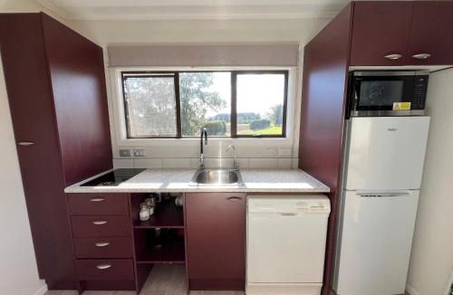 Te Awamutu House | Berry View Cottage- Mid Waitomo & Hobbiton