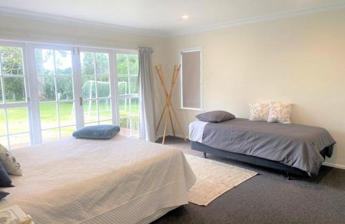 Omanawa House | Tauranga Home - Swimming spapool