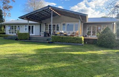 Omanawa House | Tauranga Home - Swimming spapool