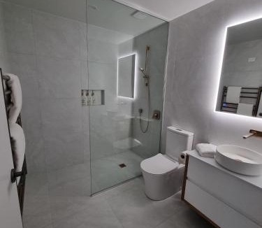 St. Heliers House | Private Guest Retreat In Saint Heliers