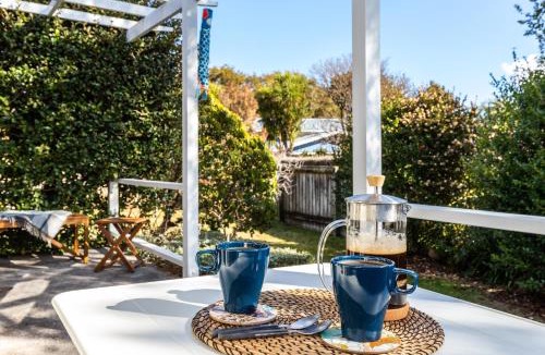 Two Mile Bay House | Loulou Lodge