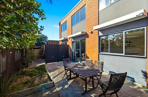 Spreydon House | 3BRD large family house in Spreydon - 5 mins drive to CBD