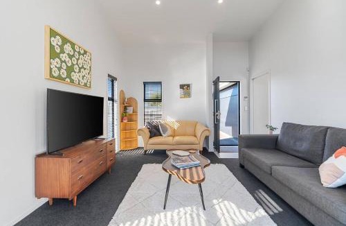 Papamoa Beach House | Sun Kissed Stays - Pet Friendly
