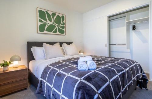 Linwood House | City Fringe 2BR 2BA Townhouse - Parking and EV