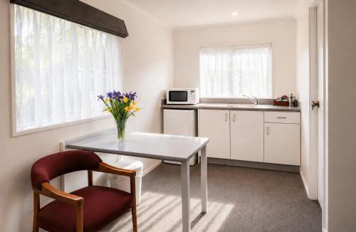 Petone Hotel | Settlers Motor Lodge