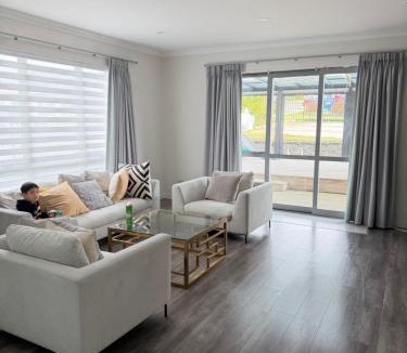 Auckland House | The Flatbush Resident