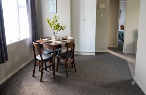 Lower Hutt House | Stylish Moera Retreat